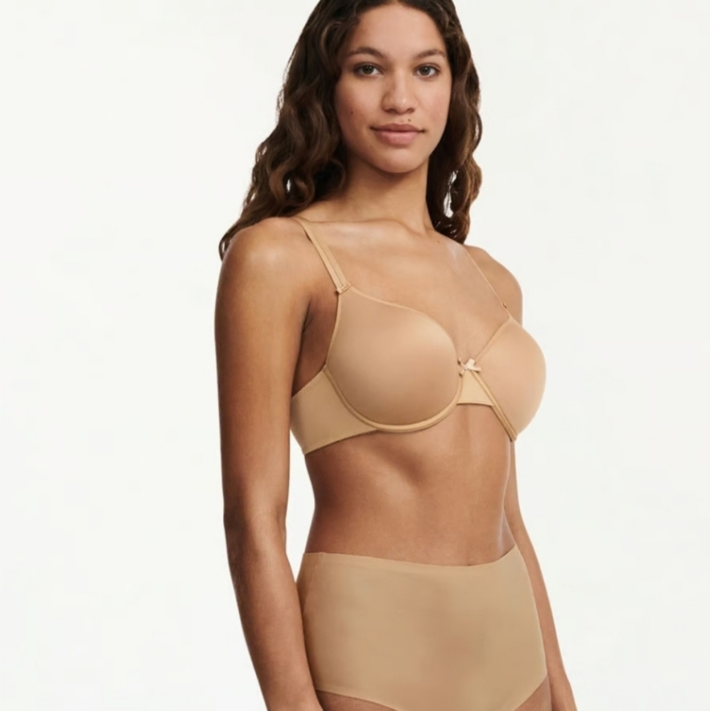 Chantelle Basic Invisible Smooth Custom Fit Bra - Nude Toffee